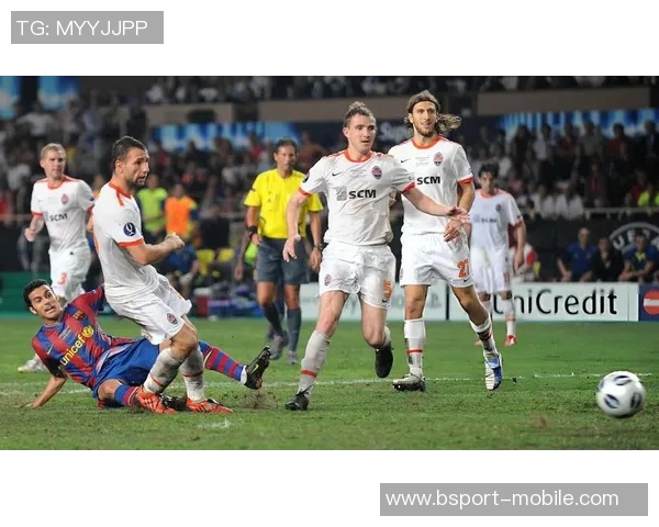 欧联杯激战巴萨主场3-0战胜里昂红牌争议引发全场热议