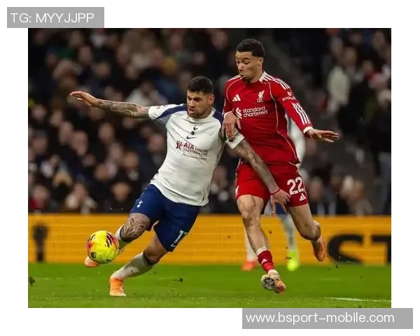 友谊赛惊现逆转利物浦险胜曼联红牌事件引发全场热议