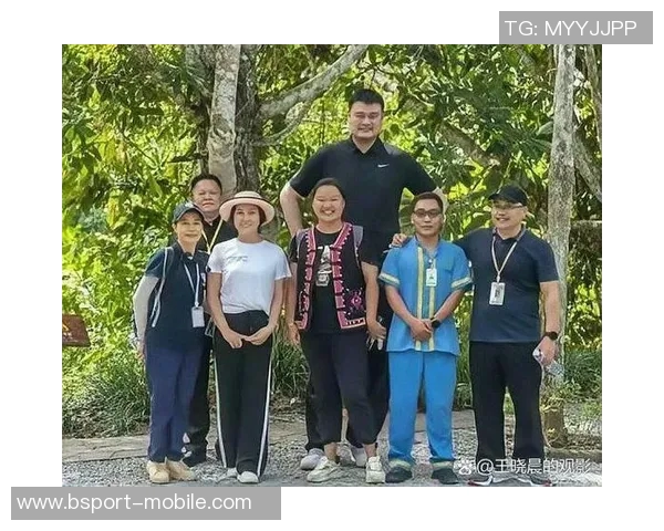 姚明在贵州的篮球之旅：重温青春岁月与家乡情怀的交融