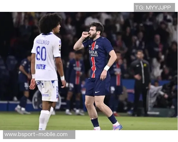 欧联杯精彩对决AC米兰完胜巴黎圣日耳曼引爆全场热情