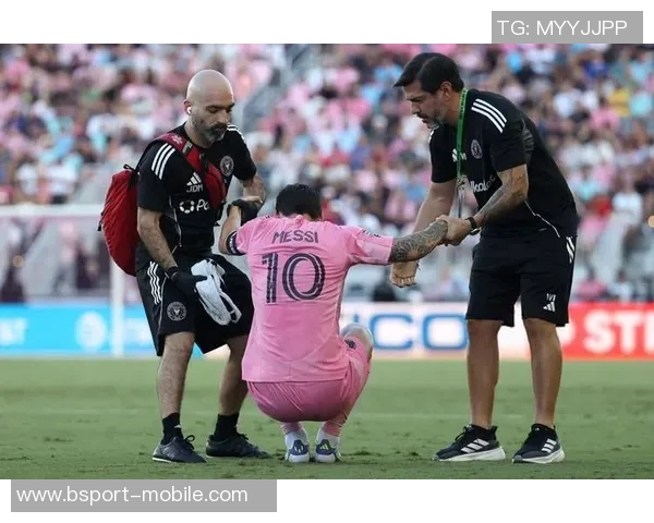 世界杯波尔图与多特蒙德战平点球大战精彩瞬间引发全场狂欢 世界杯波尔图与多特蒙德战平点球大战精彩瞬间引发全场狂欢