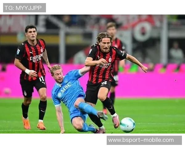 德甲激战:那不勒斯险胜AC米兰神扑引发争议判罚全场沸腾 德甲激战:那不勒斯险胜AC米兰神扑引发争议判罚全场沸腾