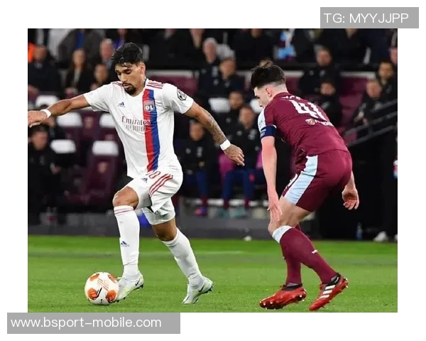 英超赛场惊现冷门巴黎圣日耳曼逆转里昂引发全场热议 英超赛场惊现冷门巴黎圣日耳曼逆转里昂引发全场热议