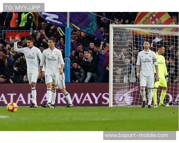 西甲激战：拜仁与里昂握手言和引发转会风波与球迷热议