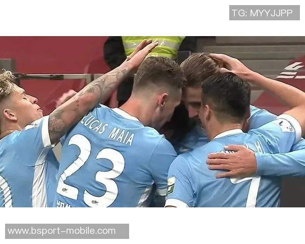 中超赛场惊现冷门莱比锡逆转曼联引发争议判罚全场沸腾