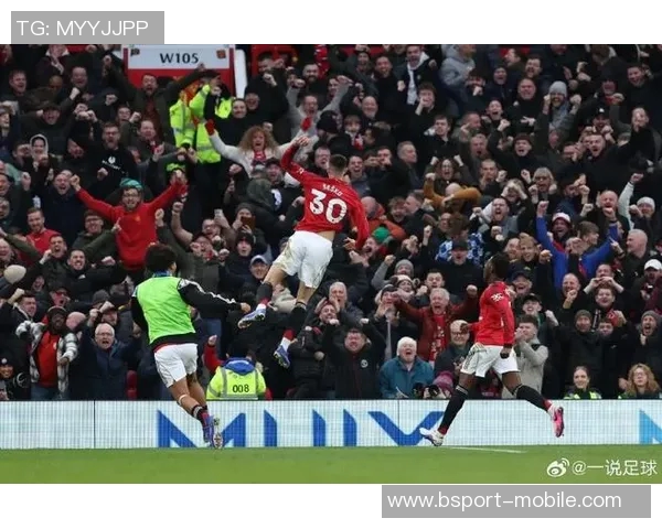 中超赛场惊现冷门曼联3-0战胜AC米兰帽子戏法引发全场狂欢