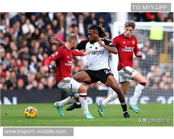 波尔图小胜曼联友谊赛精彩瞬间引发全场热烈反响分析 波尔图小胜曼联友谊赛精彩瞬间引发全场热烈反响分析