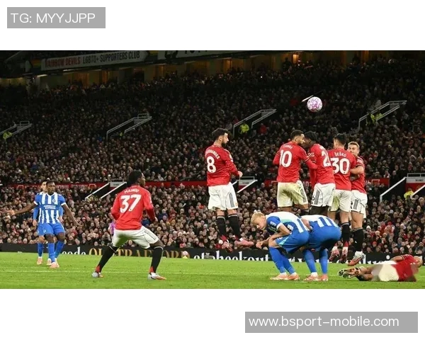 世界杯激战巴萨与曼联0比0神奇扑救引发争议判罚全场沸腾