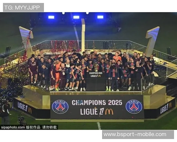 德甲惊天冷门里昂大胜巴黎圣日耳曼引发全场轰动点评